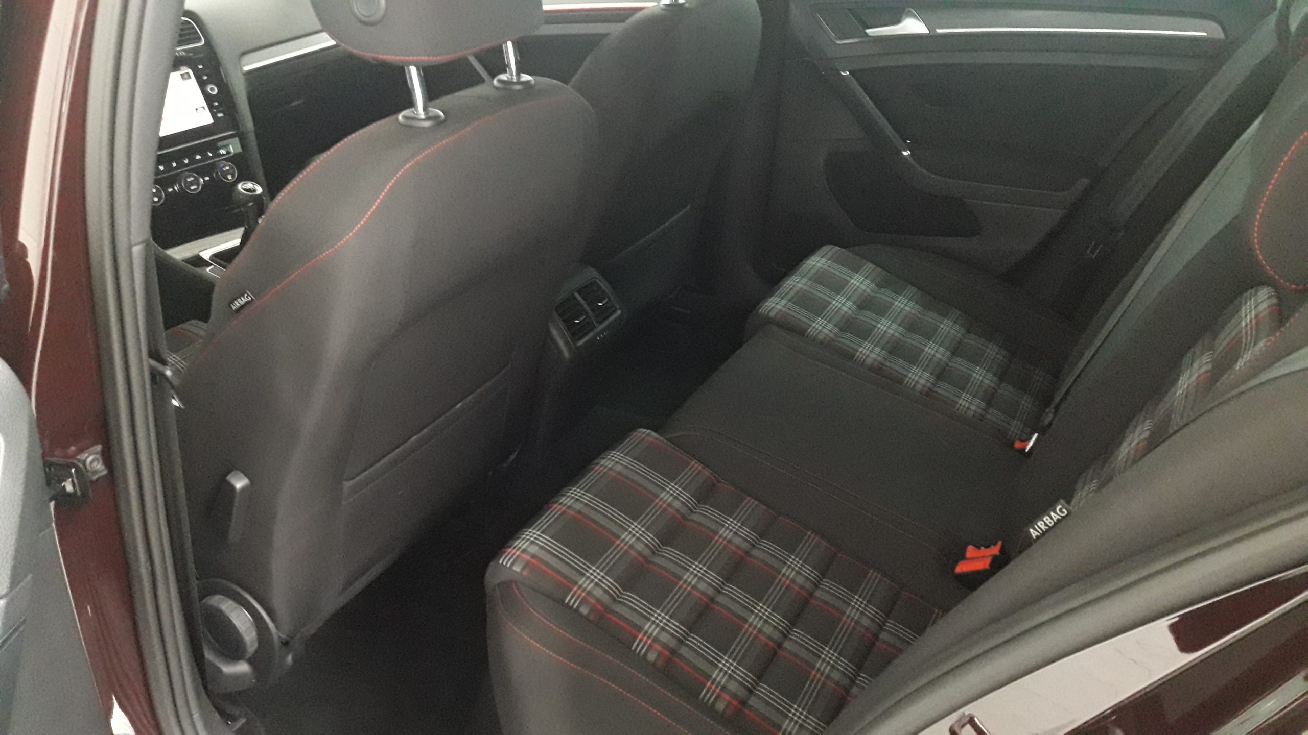VOLKSWAGEN GOLF VII GTI PERFORMACE 245CV - Imagen 17