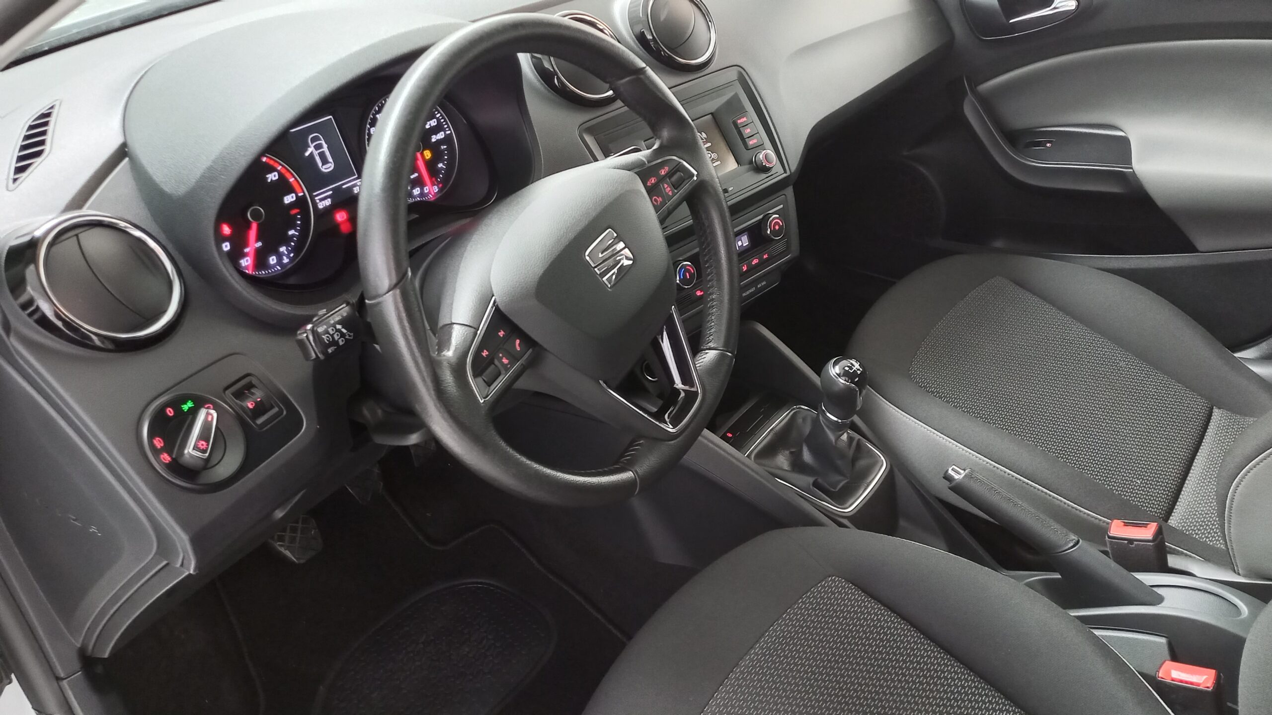 SEAT IBIZA 1.4 TDI 90CV - Imagen 12