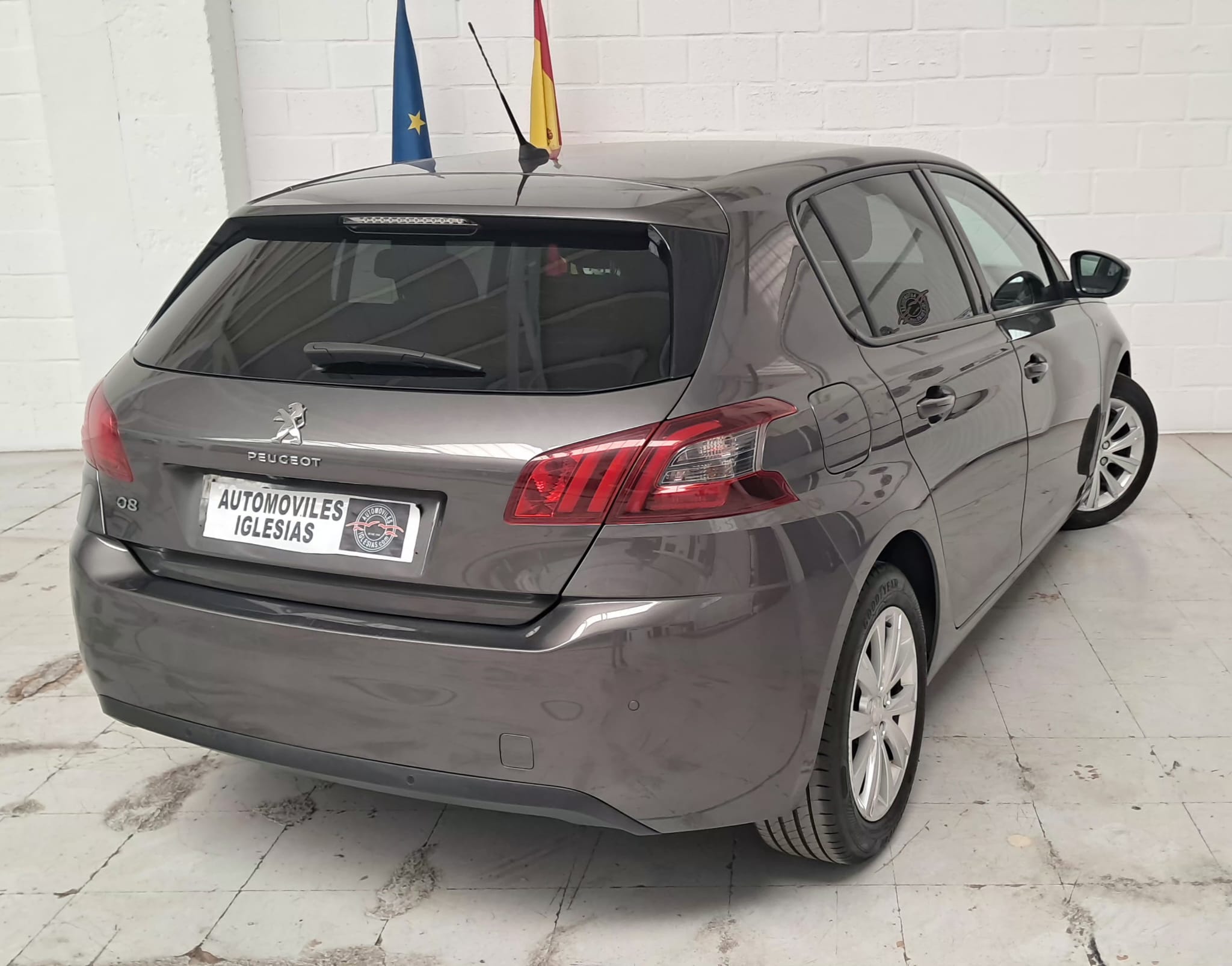 PEUGEOT 308 HDI 101CV - Imagen 9