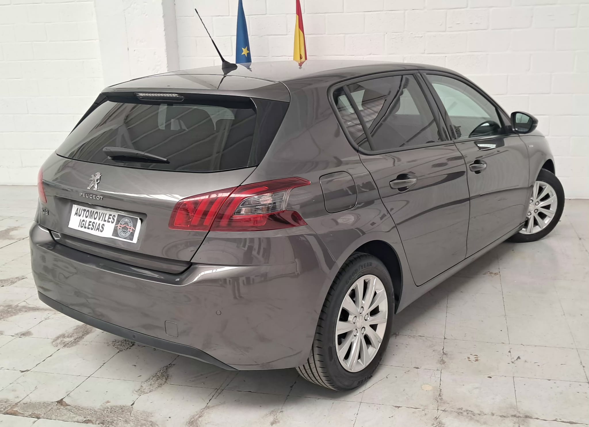 PEUGEOT 308 HDI 101CV - Imagen 10