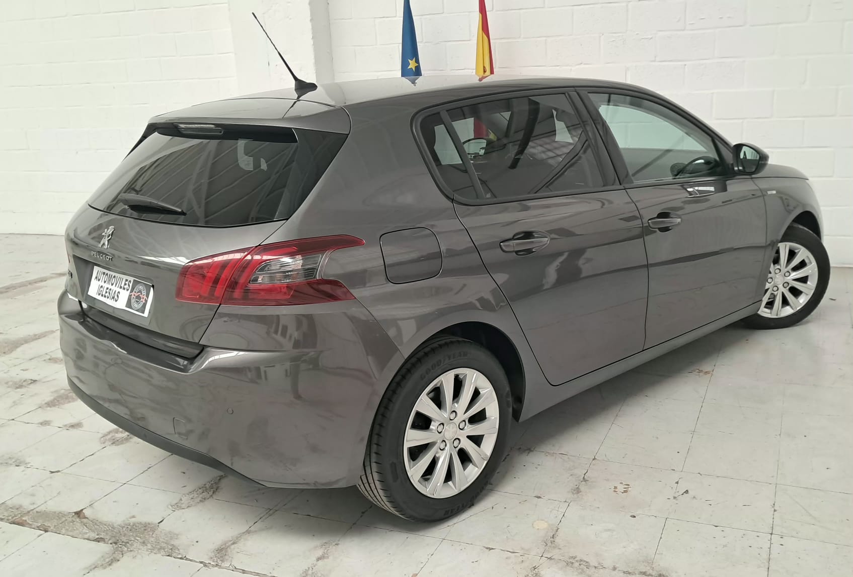 PEUGEOT 308 HDI 101CV - Imagen 11